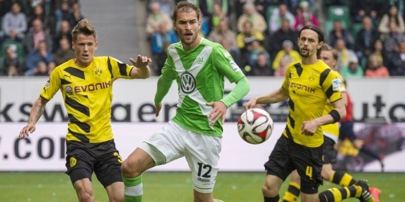 Khủng hoảng lực lượng Wolfsburg định đoạt kết quả trận đấu